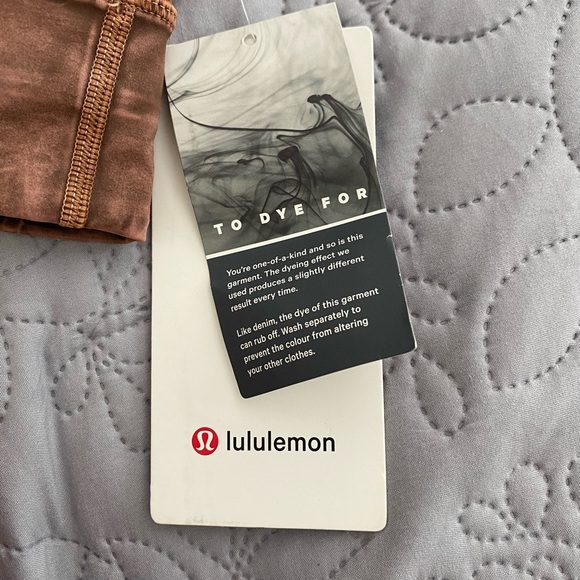 Brand new lululemon size 4 sports bra - Picture 2 of 4